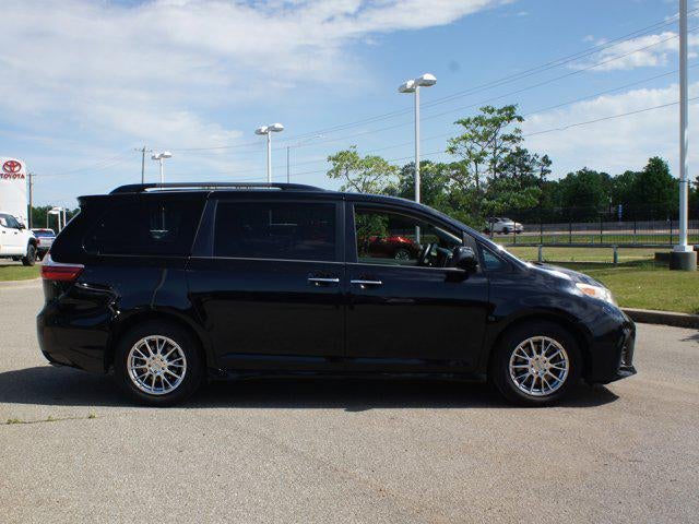 2018 Toyota Sienna XLE
