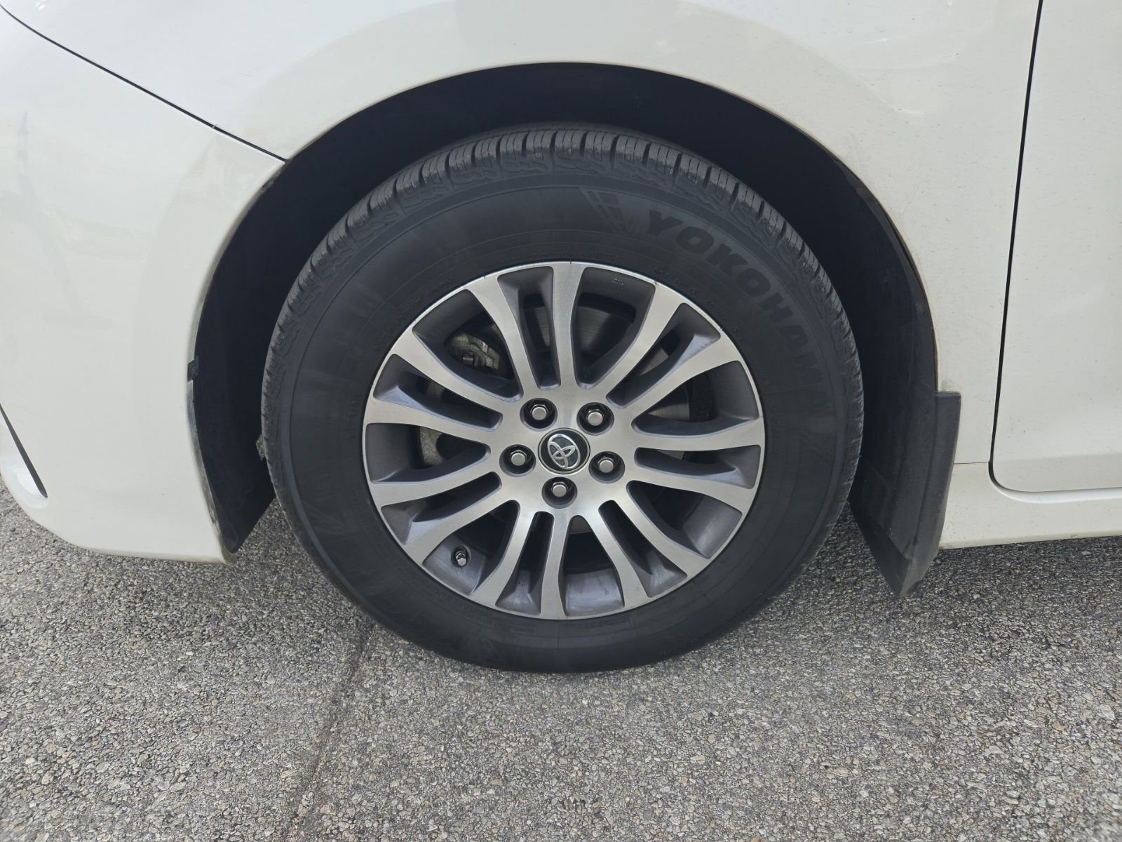 2018 Toyota Sienna XLE Premium