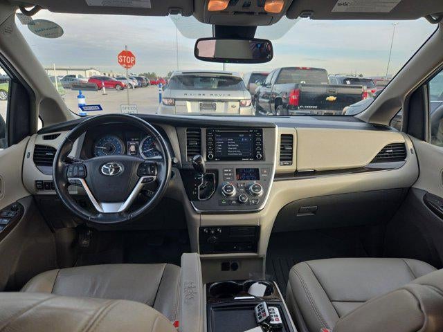 2018 Toyota Sienna XLE Premium