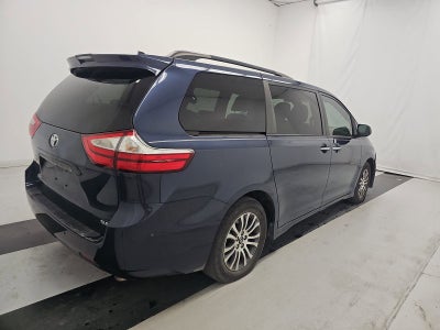 2019 Toyota Sienna XLE