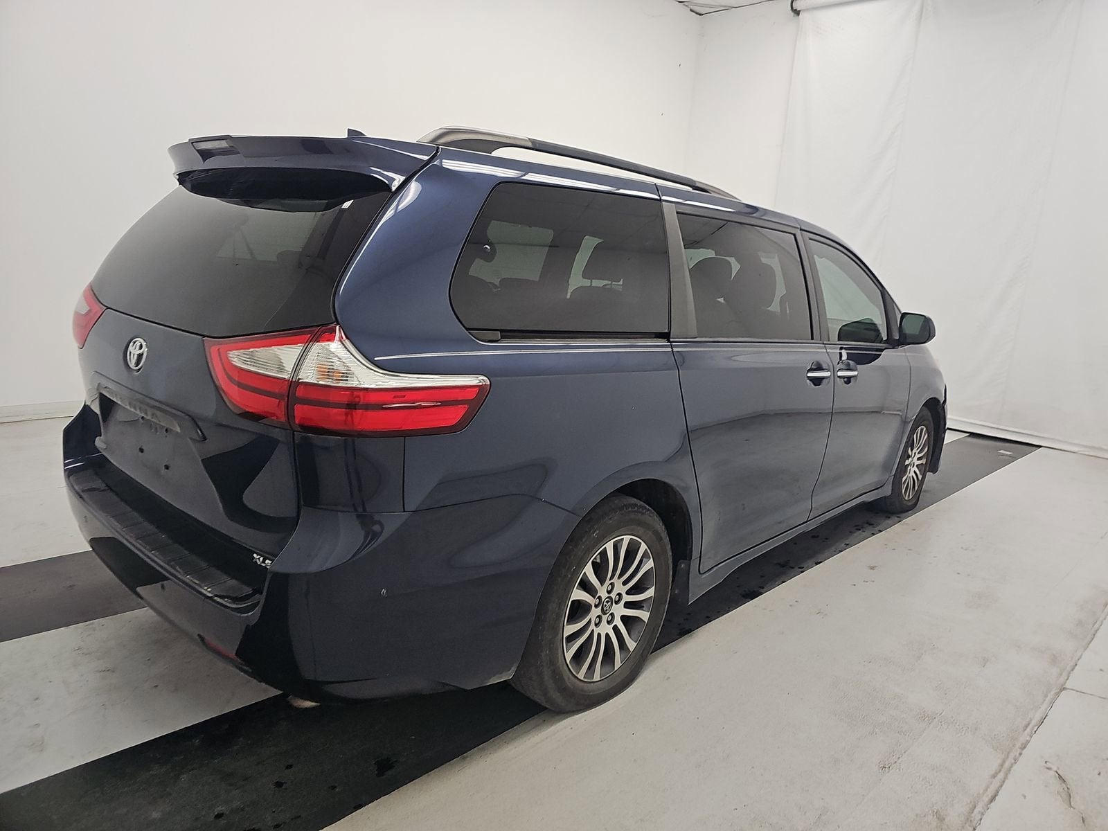 2019 Toyota Sienna XLE