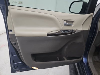 2019 Toyota Sienna XLE