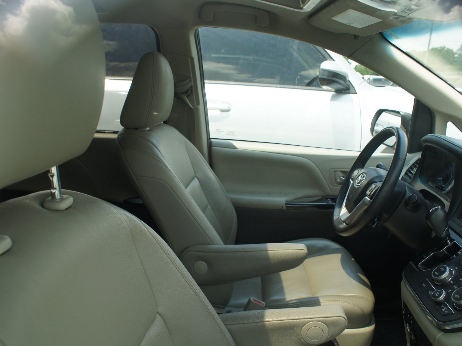 2017 Toyota Sienna XLE Premium