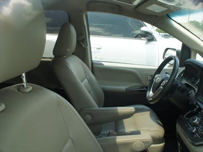 2017 Toyota Sienna XLE Premium