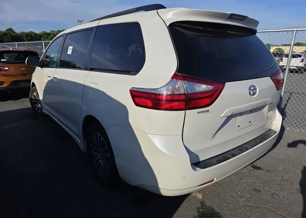 2018 Toyota Sienna XLE Premium