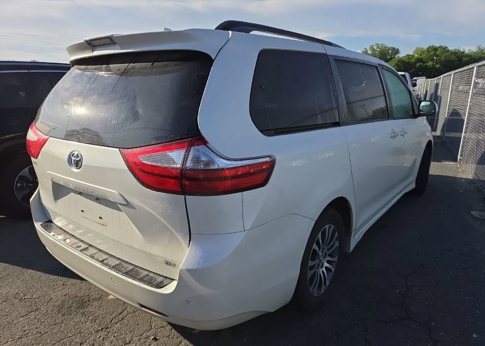 2018 Toyota Sienna XLE Premium