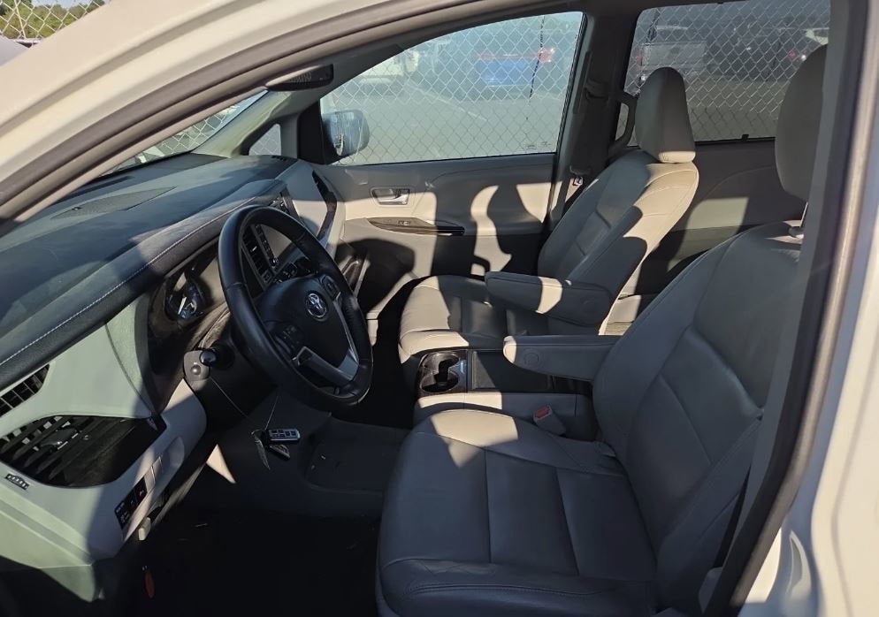 2018 Toyota Sienna XLE Premium