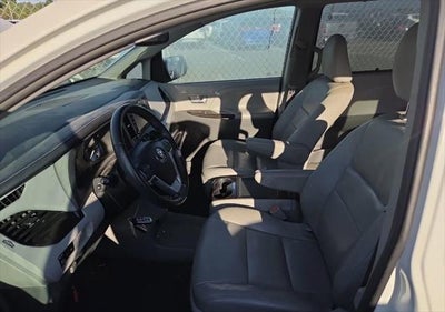 2018 Toyota Sienna XLE Premium