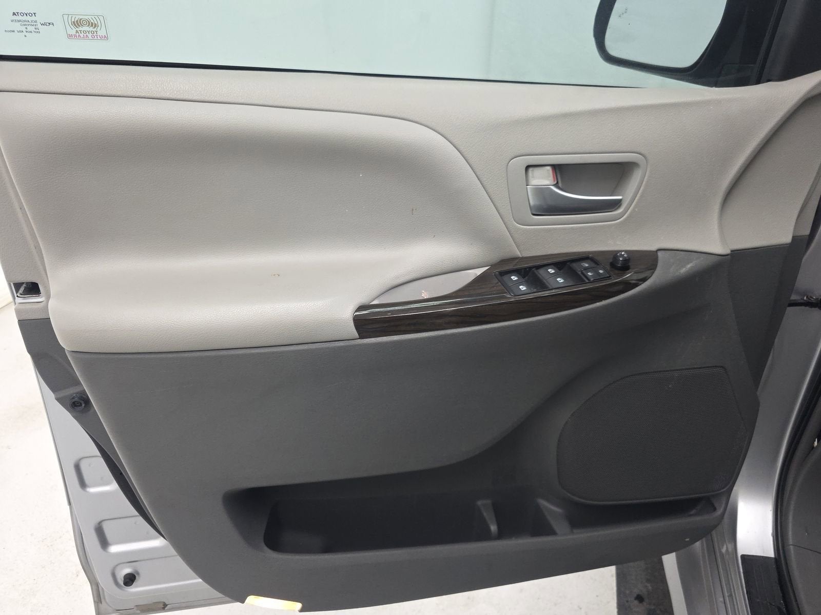 2018 Toyota Sienna XLE