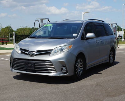 2018 Toyota Sienna XLE