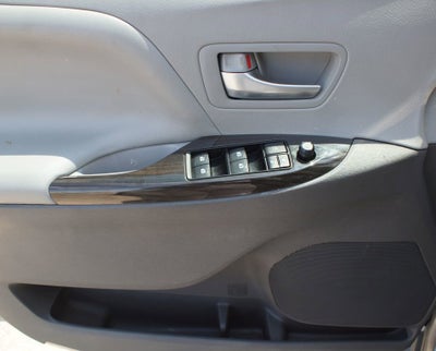 2018 Toyota Sienna XLE