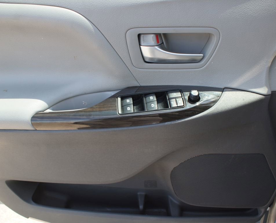 2018 Toyota Sienna XLE