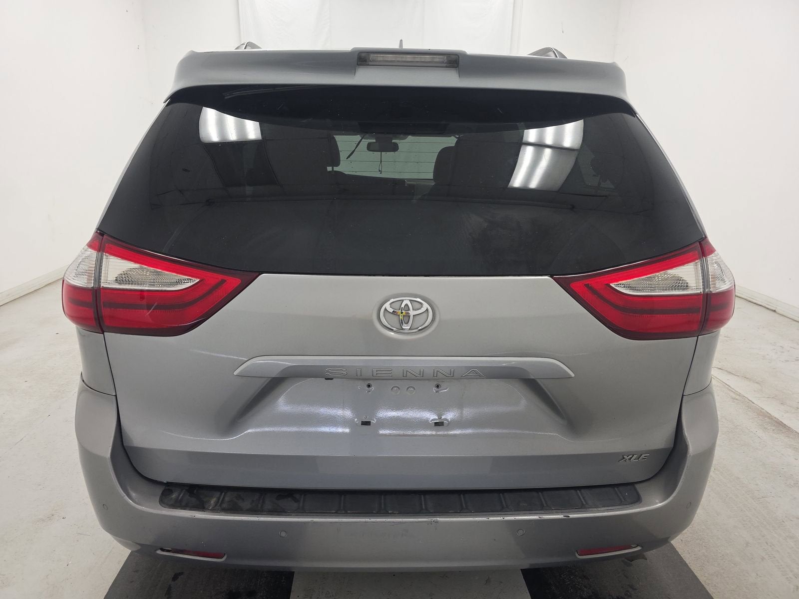 2018 Toyota Sienna XLE