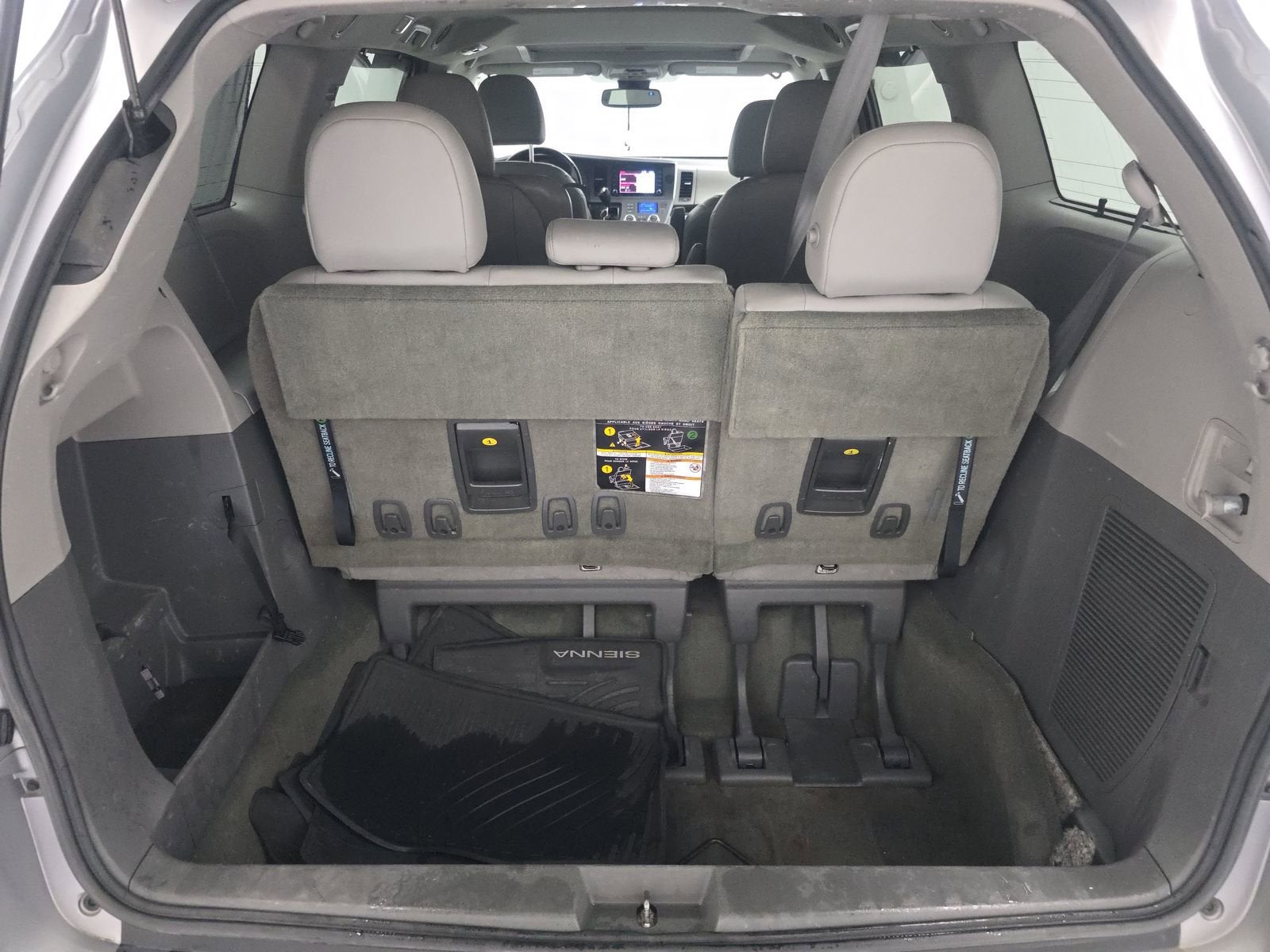 2018 Toyota Sienna XLE