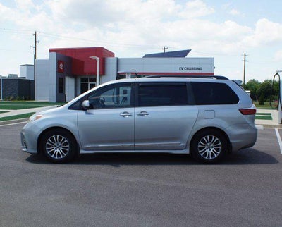 2018 Toyota Sienna XLE
