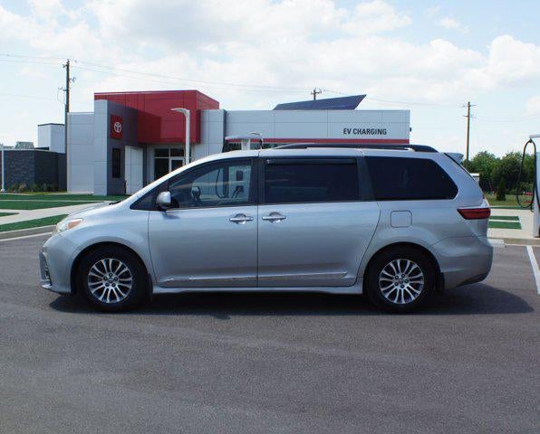 2018 Toyota Sienna XLE