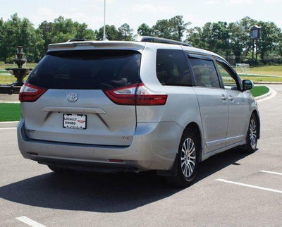 2018 Toyota Sienna XLE