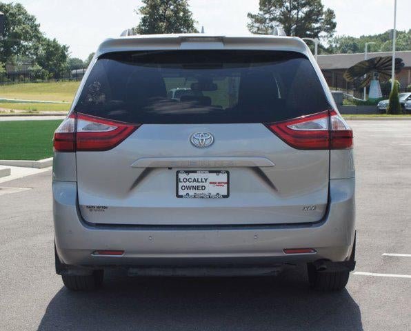 2018 Toyota Sienna XLE