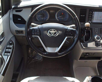 2018 Toyota Sienna XLE