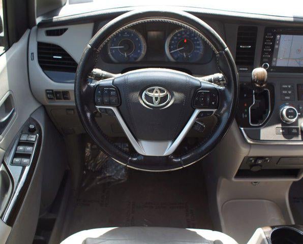 2018 Toyota Sienna XLE