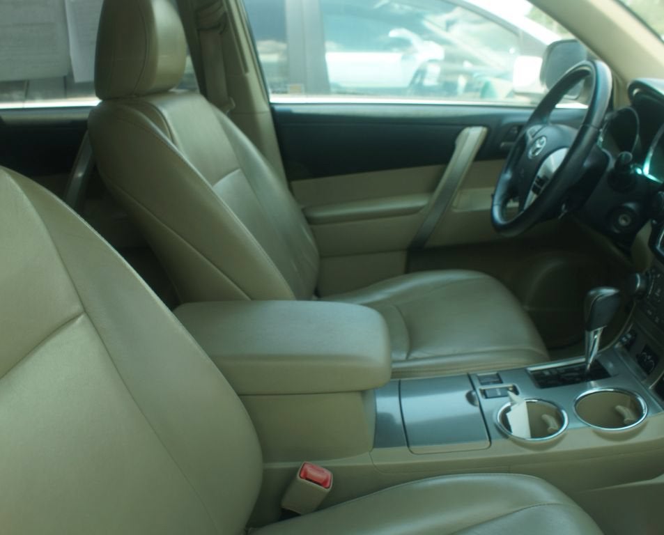 2013 Toyota Highlander SE