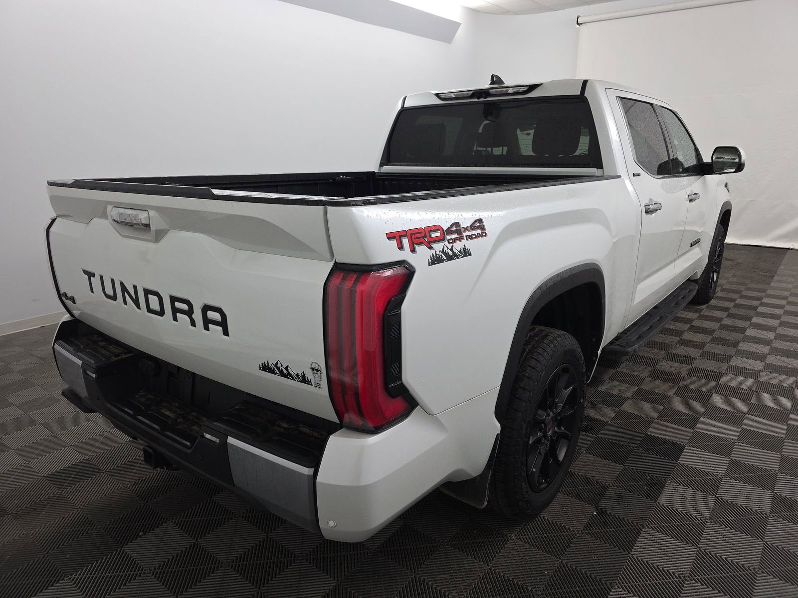 2022 Toyota Tundra 4WD Limited