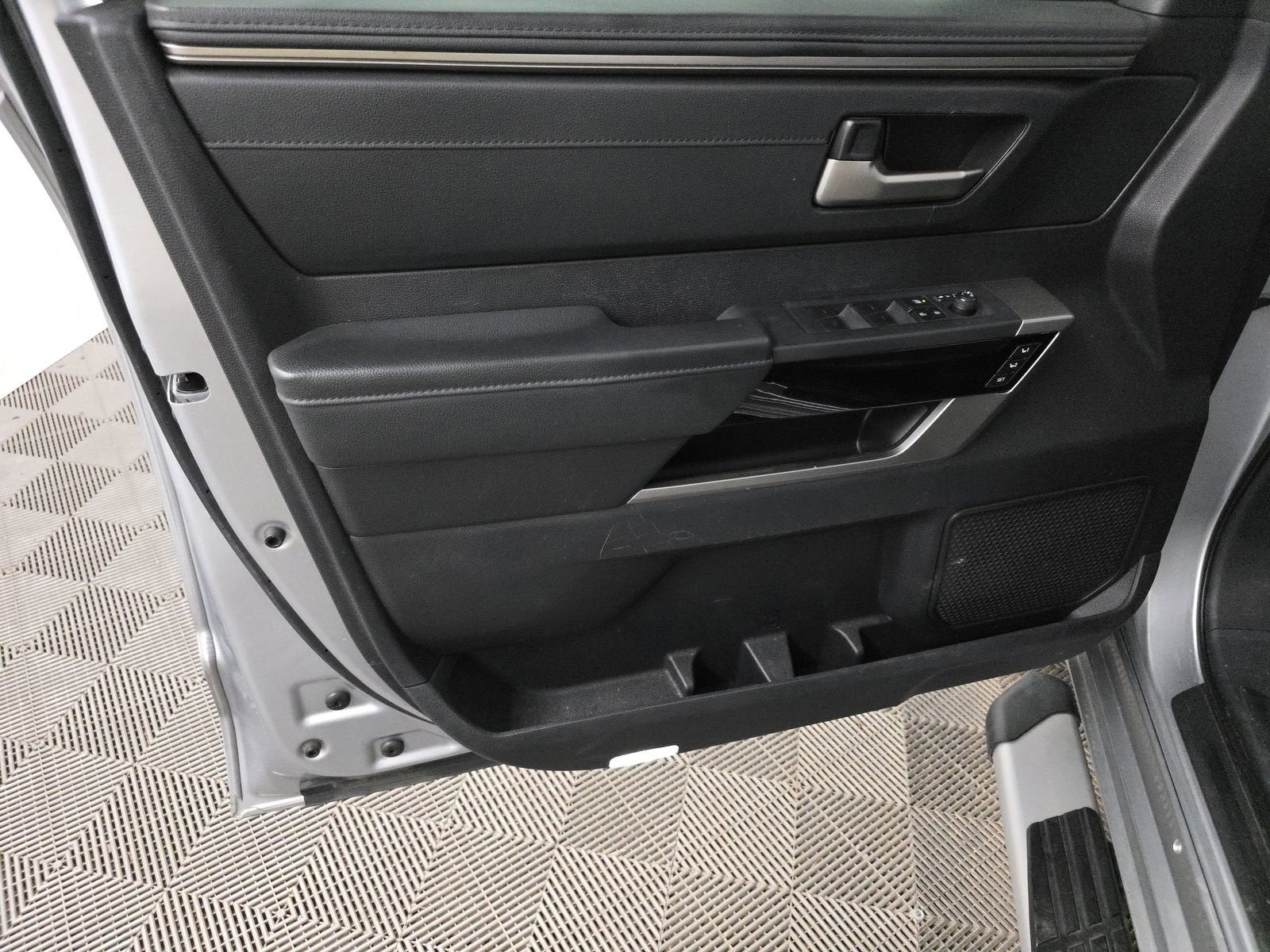 2023 Toyota Tundra 4WD Limited Hybrid