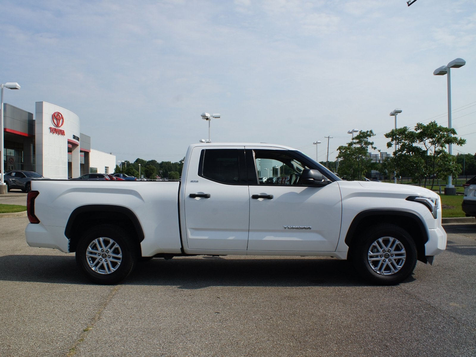 2022 Toyota Tundra 2WD SR5