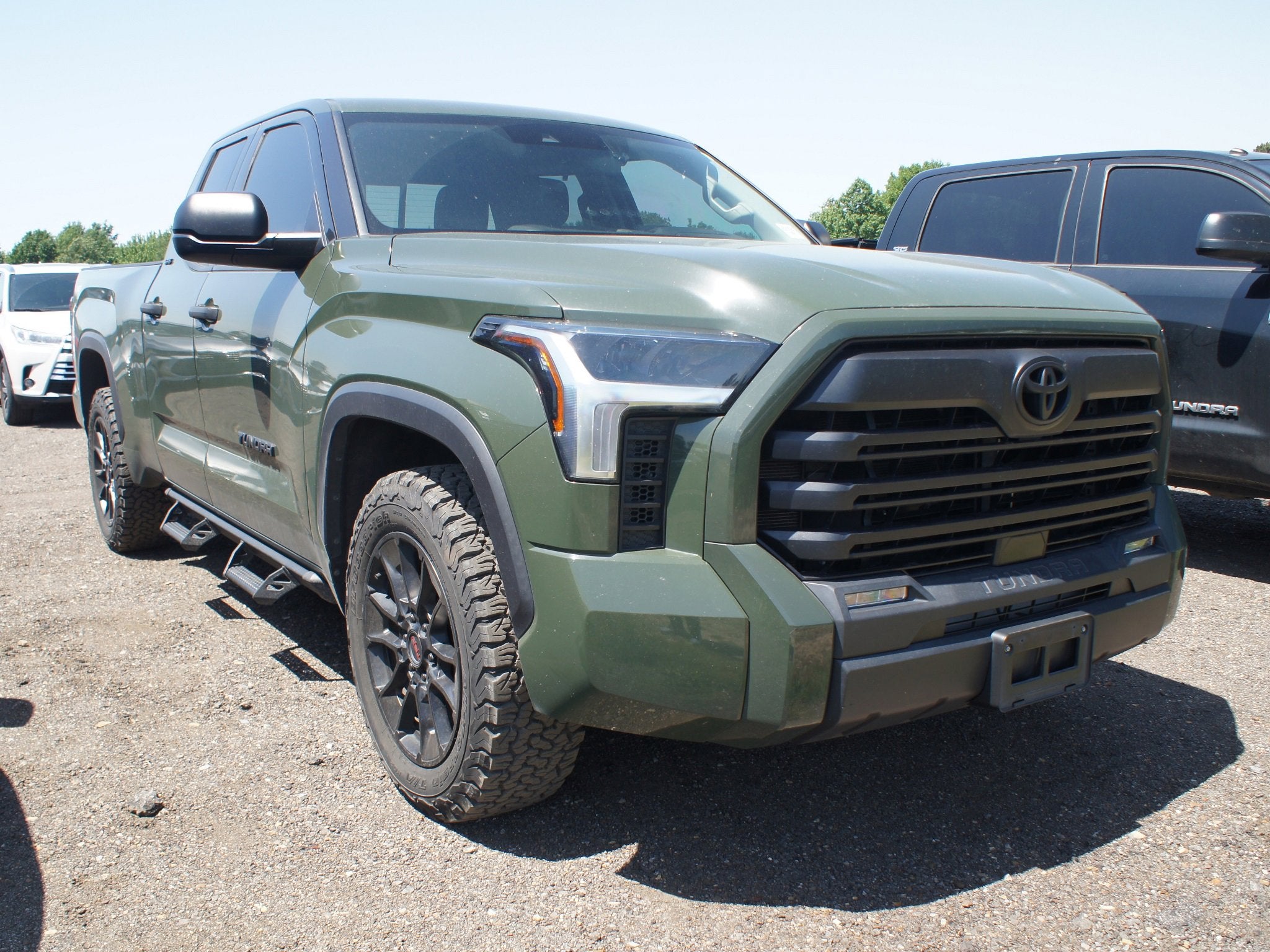 2023 Toyota Tundra 2WD SR5