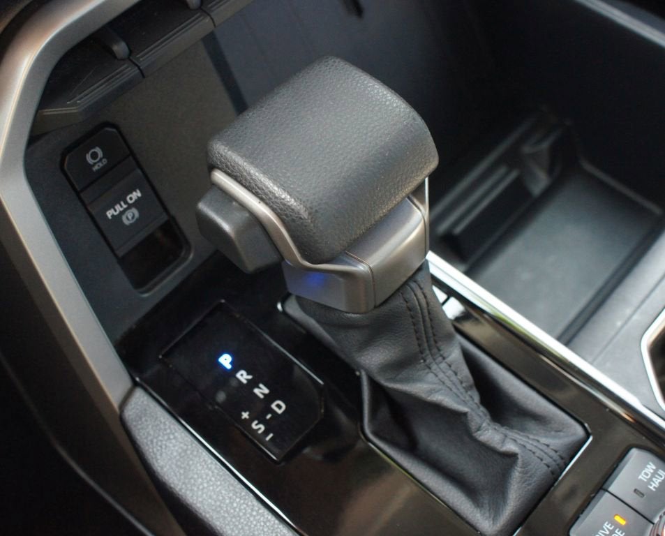 2022 Toyota Tundra 2WD SR5