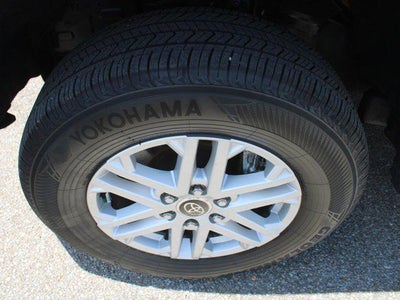 2022 Toyota Tundra 2WD SR5