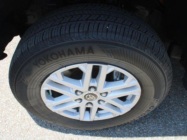 2022 Toyota Tundra 2WD SR5