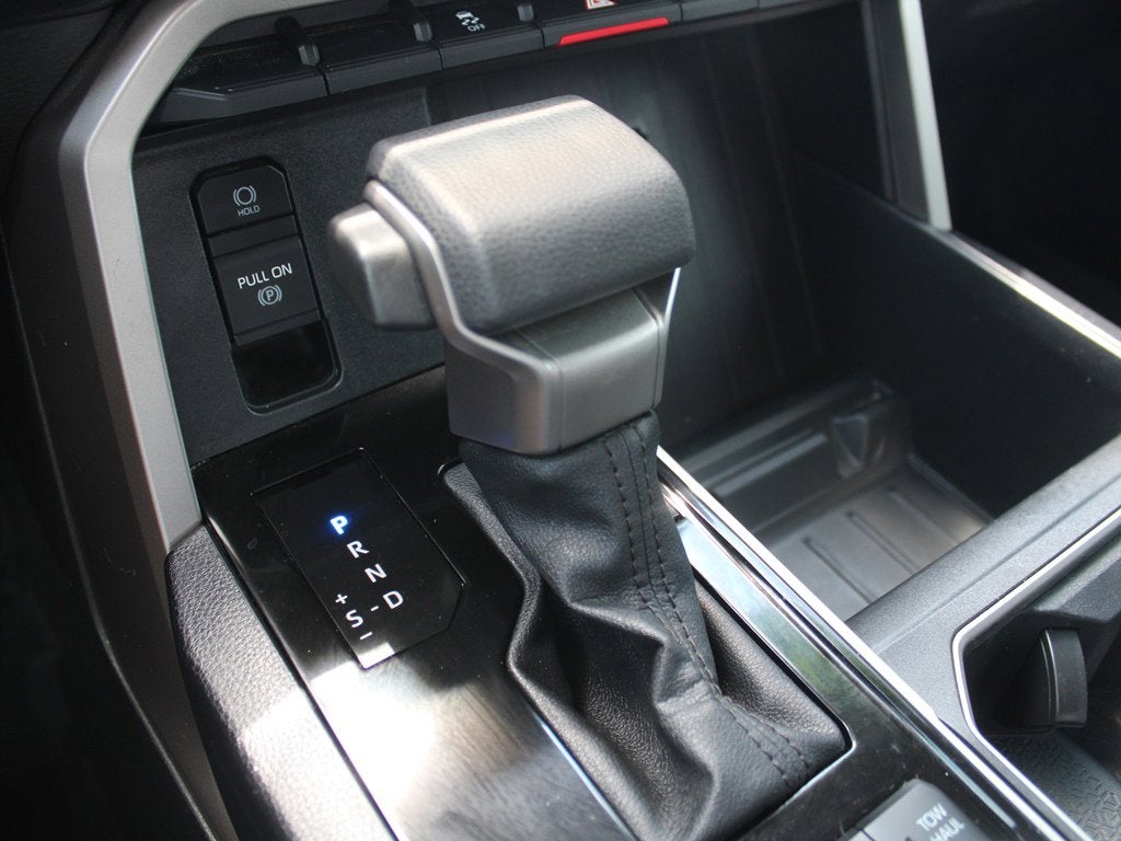 2022 Toyota Tundra 2WD SR5