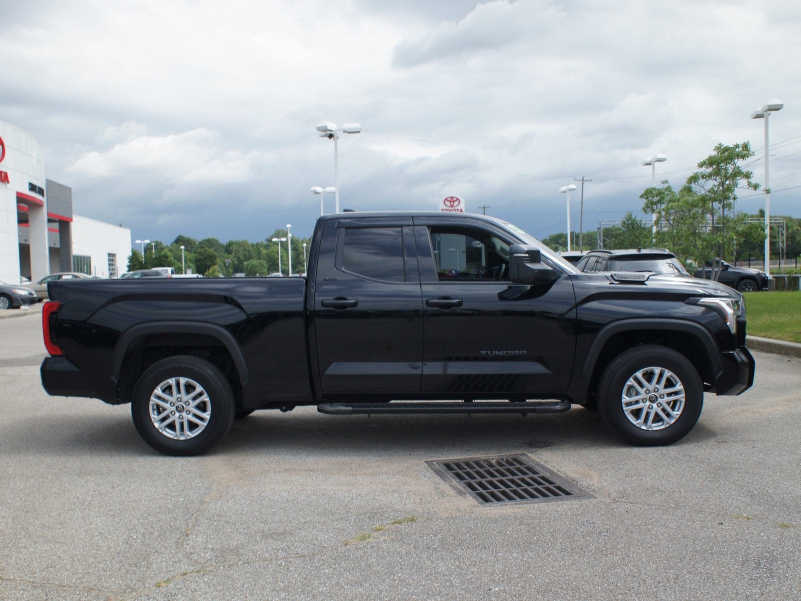 2024 Toyota Tundra 4WD SR5