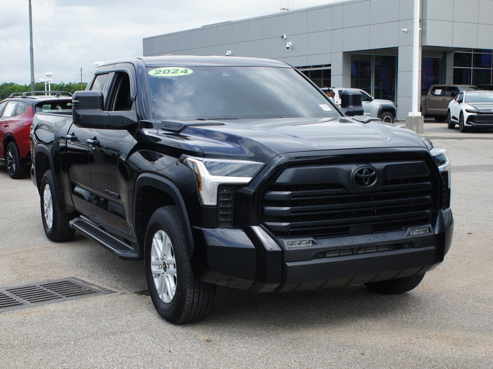 2024 Toyota Tundra 4WD SR5