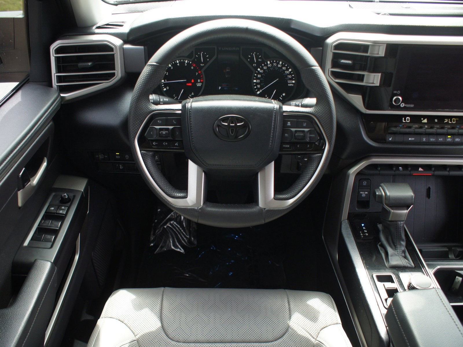 2024 Toyota Tundra 4WD SR5