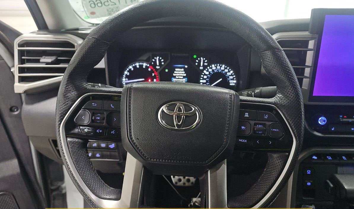 2023 Toyota Tundra 4WD SR5