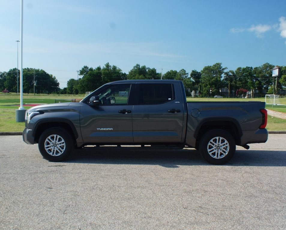 2025 Toyota Tundra 4WD SR5