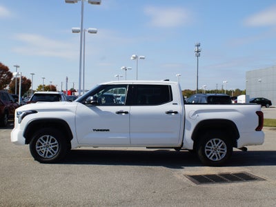 2022 Toyota Tundra 4WD SR5