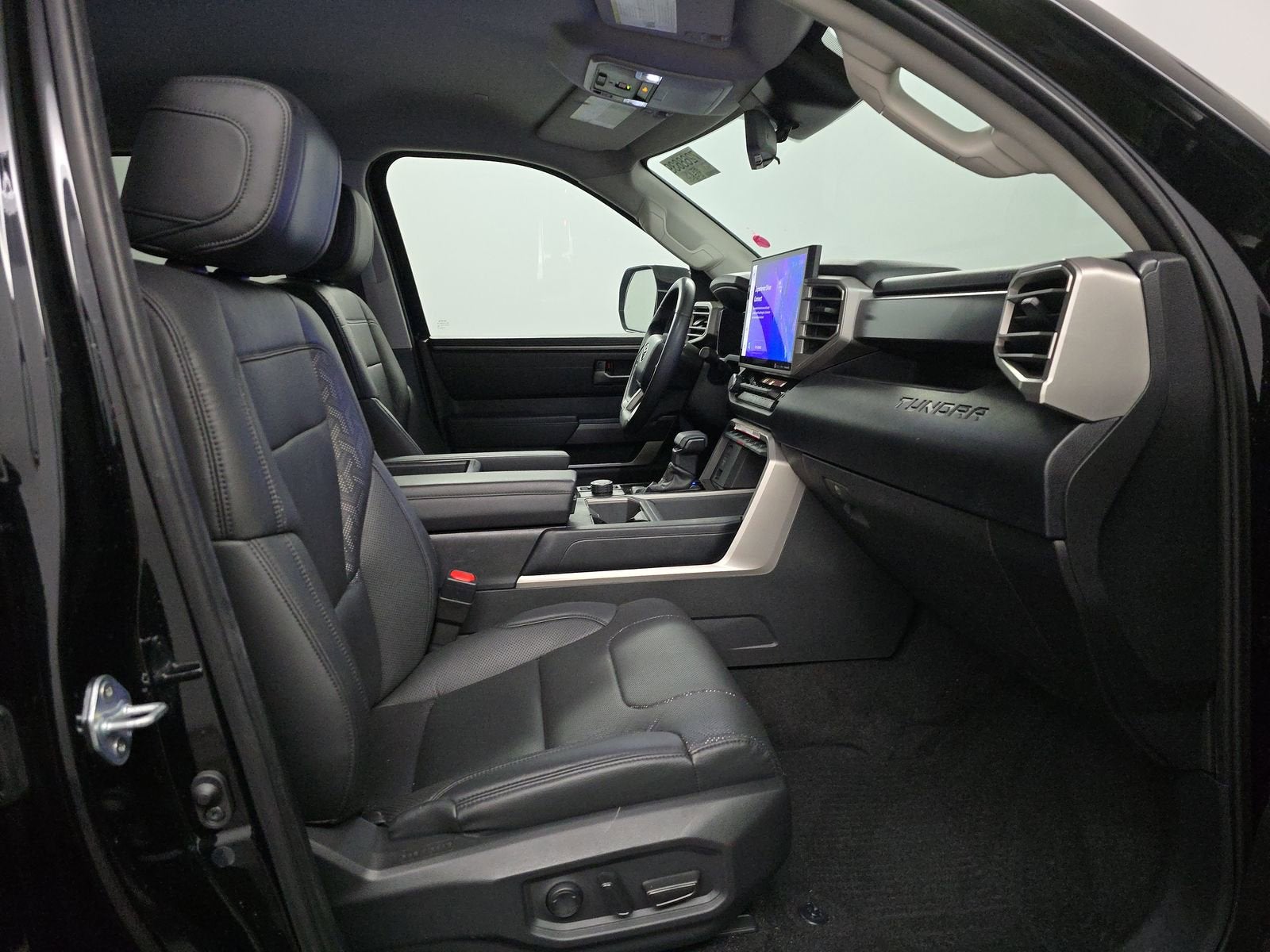 2022 Toyota Tundra 4WD SR5