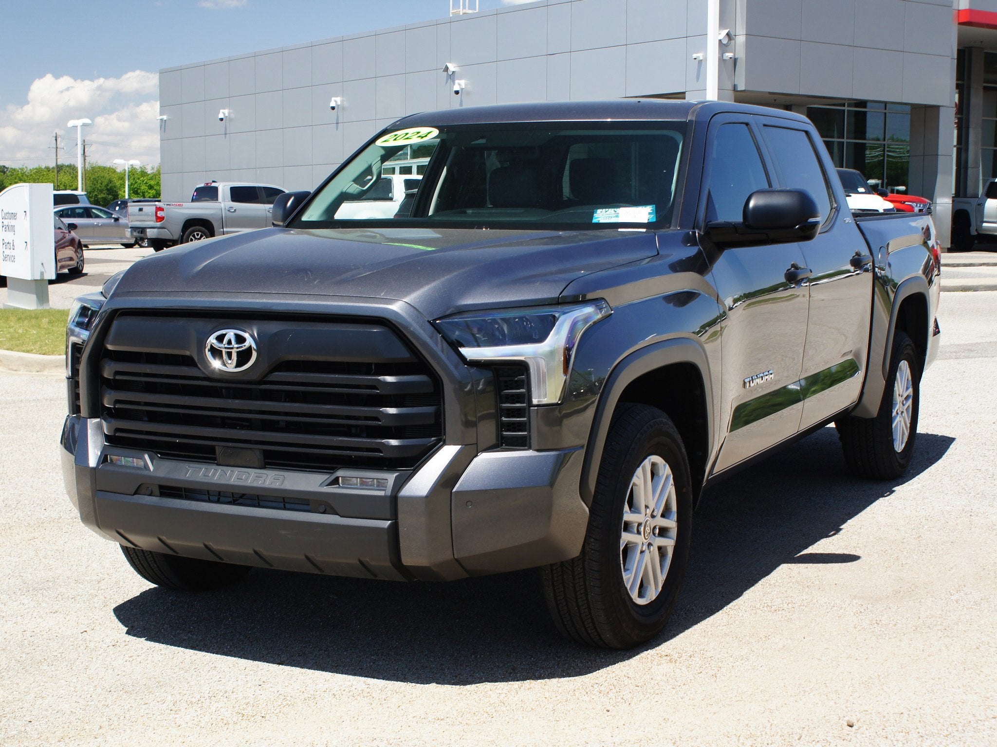 2024 Toyota Tundra 4WD SR5