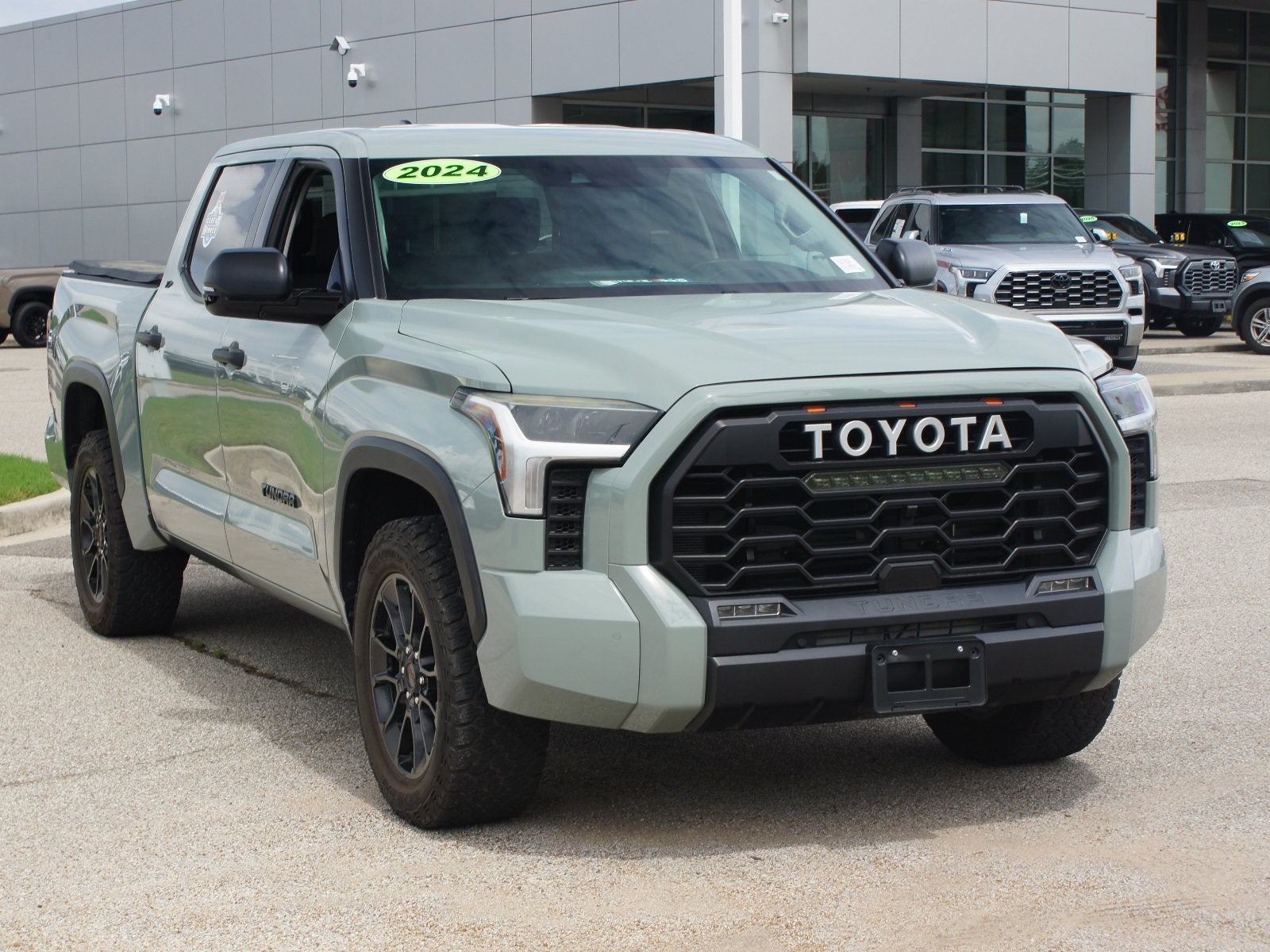 2024 Toyota Tundra 4WD SR5
