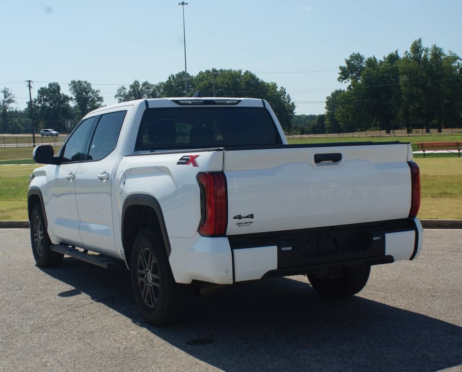 2024 Toyota Tundra 4WD SR5
