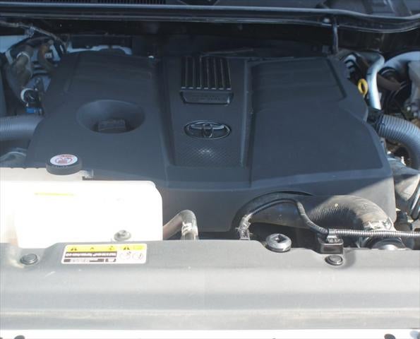 2024 Toyota Tundra 4WD SR5
