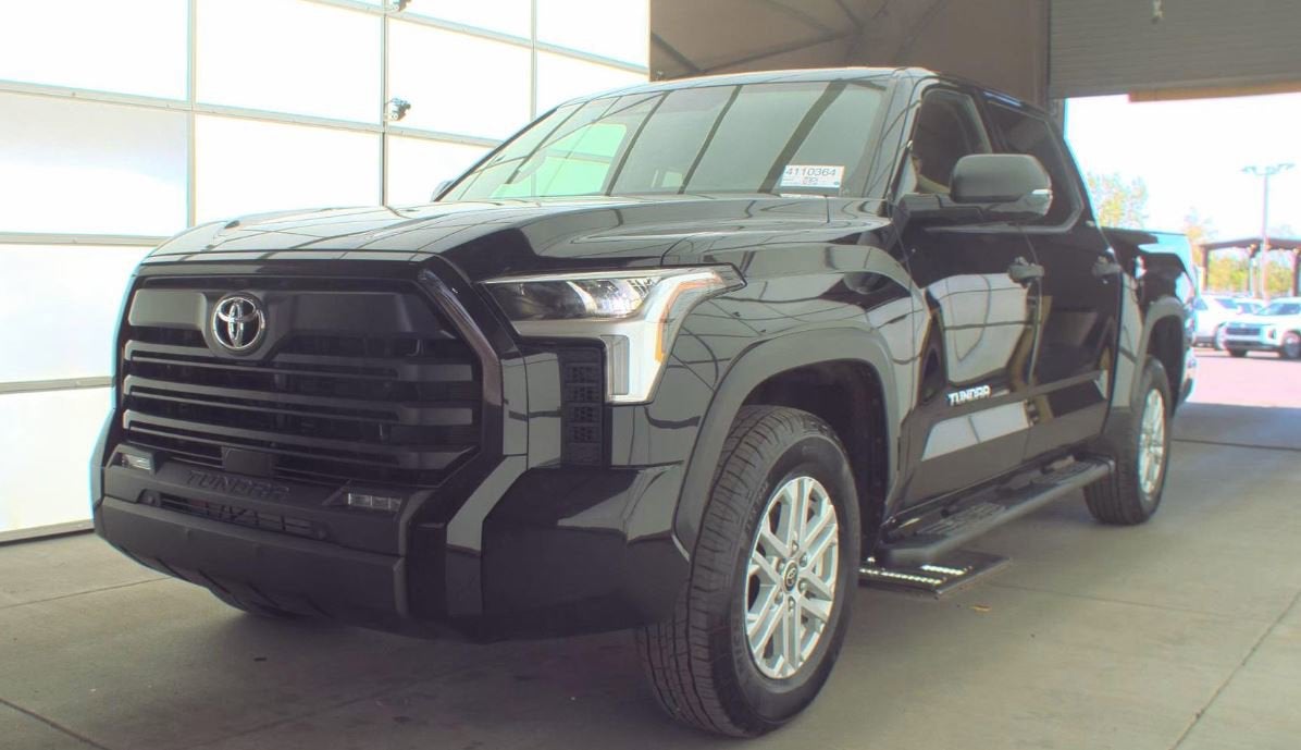 2022 Toyota Tundra SR5 3.4L 4WD CrewMax 5.5' Bed's photo