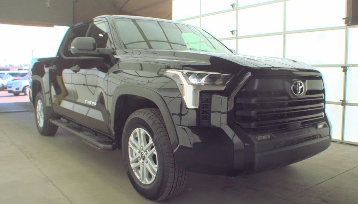 2022 Toyota Tundra 4WD SR5