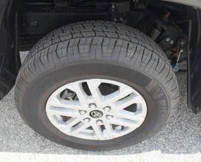 2022 Toyota Tundra 4WD SR5