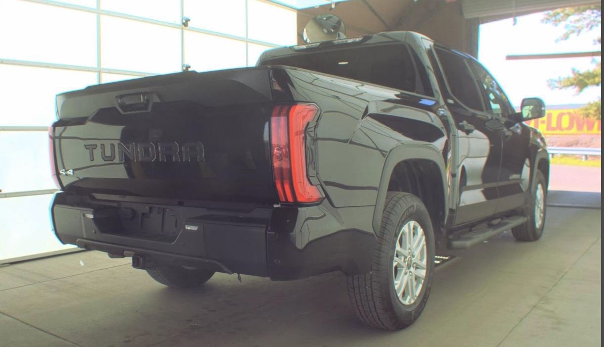 2022 Toyota Tundra 4WD SR5