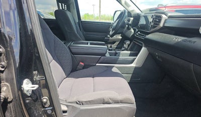 2022 Toyota Tundra 4WD SR5