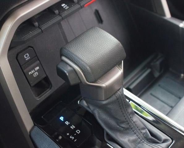 2022 Toyota Tundra 4WD SR5